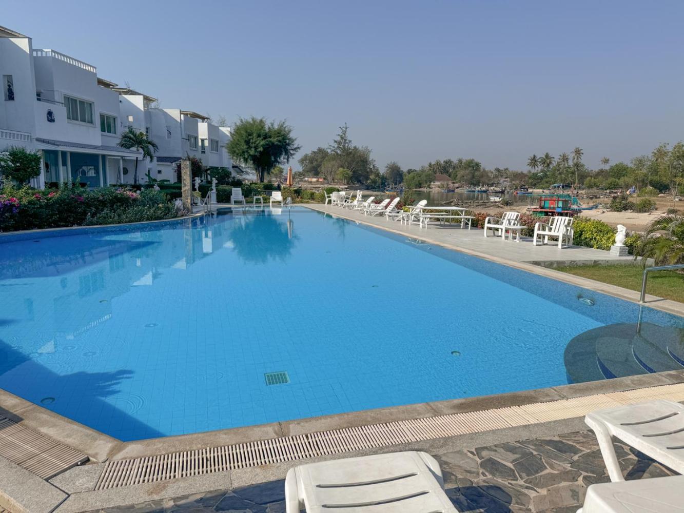 Absolute Beachfront Villa Banhuajjang Kültér fotó